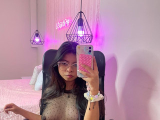 Black that provokes… dare you?🍷🖤