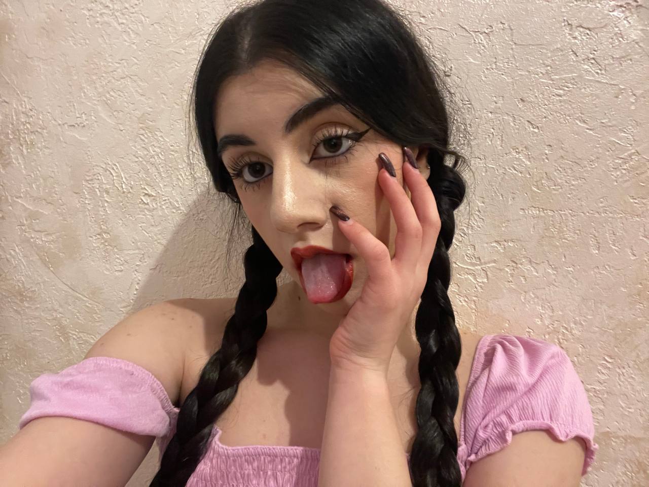 MiaColour 😏Hello Im Mia😏 image: 1