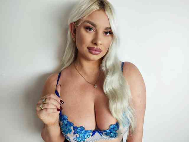 BlondAna