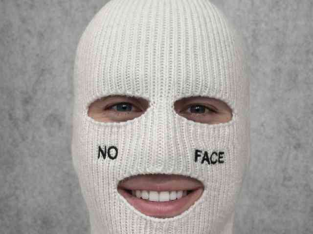 NoFaceSucker
