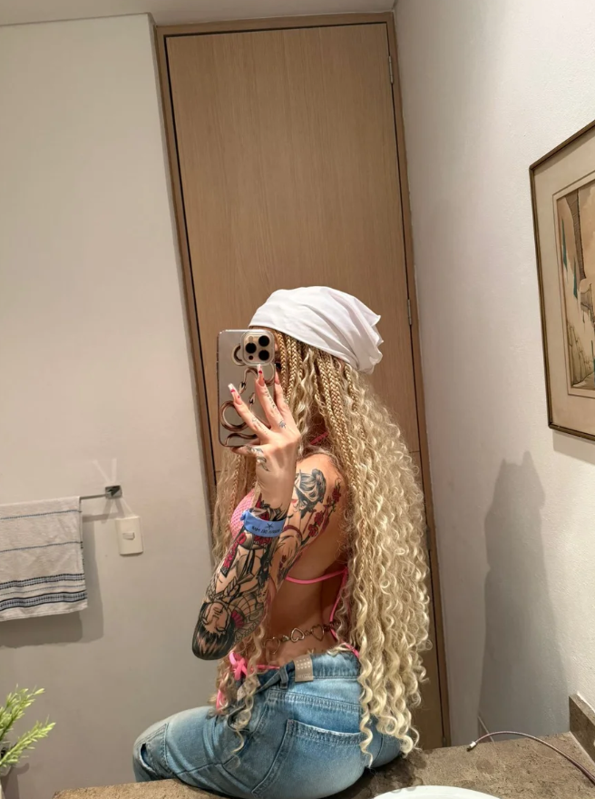 Courtney-gonet ABOUT ME: image: 1