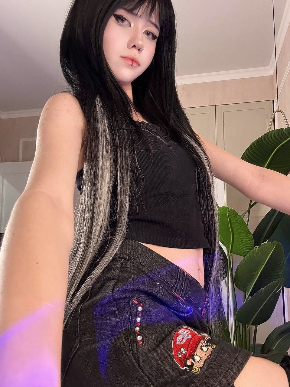 LilyLeen 😏My details body😏 image: 1