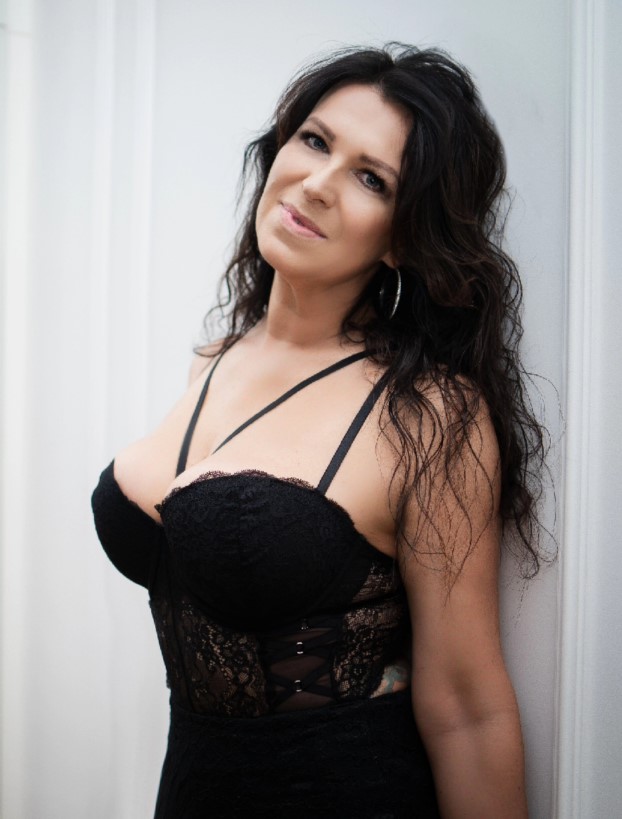 KellyMature SENSUAL image: 2