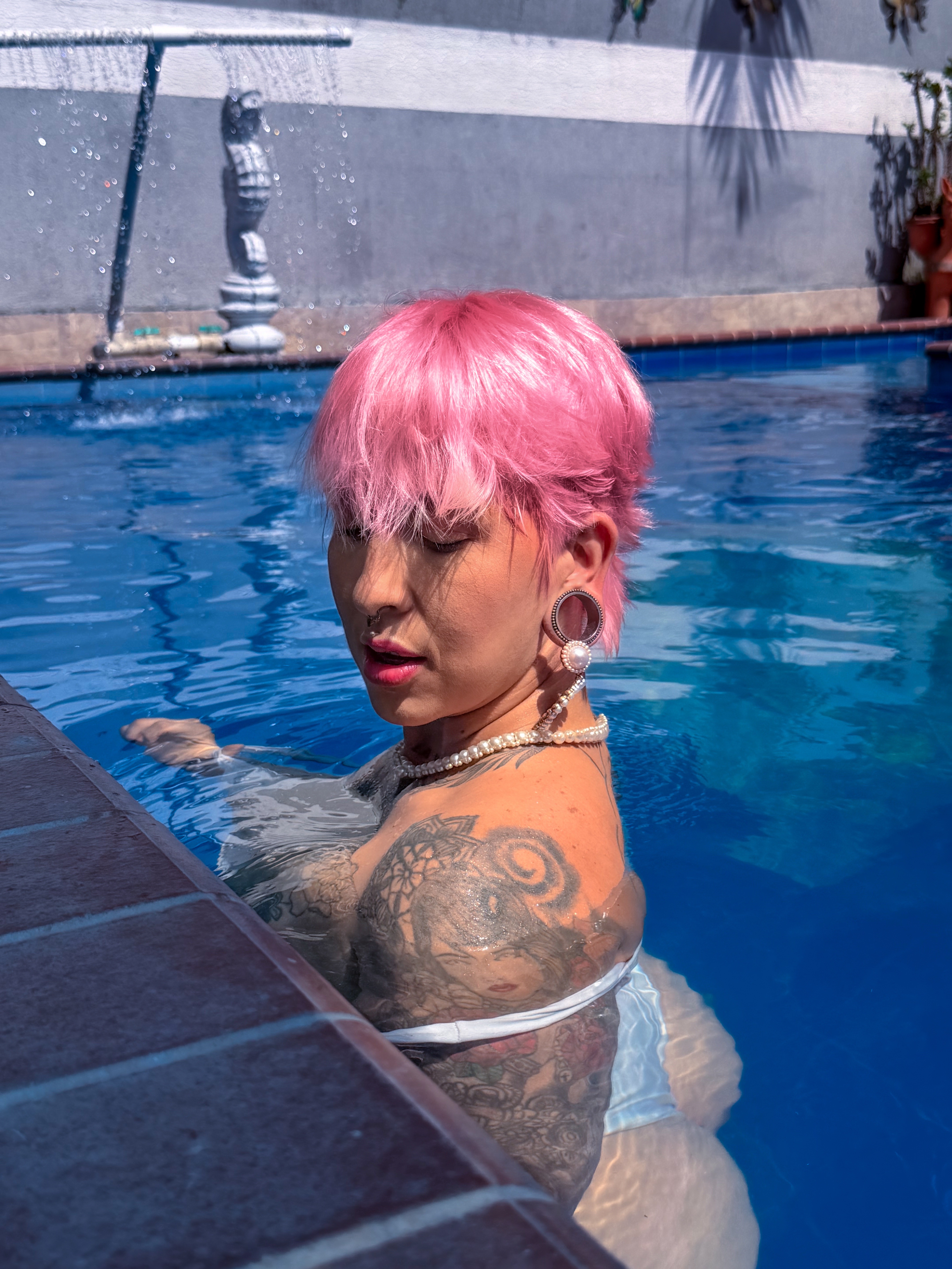 Amy-ink6969 amy in the pool image: 1