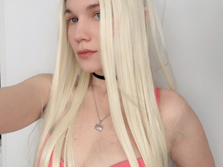 Victoria in pink bra