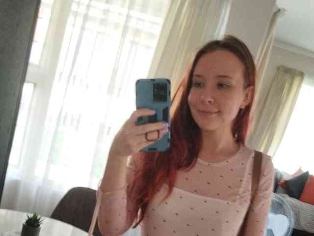 Scarlet_Kitty