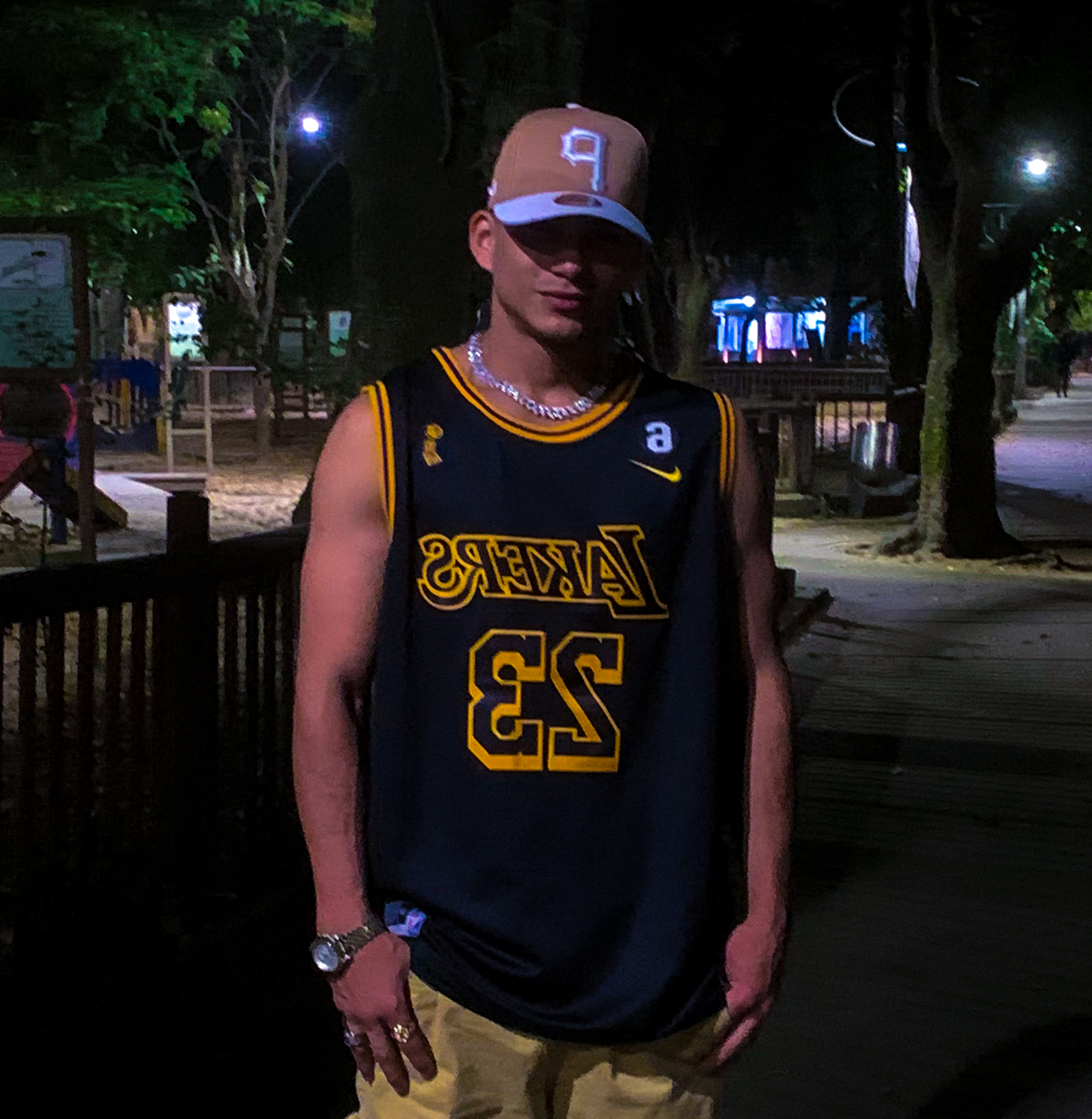 DaniiScott- come on image: 1