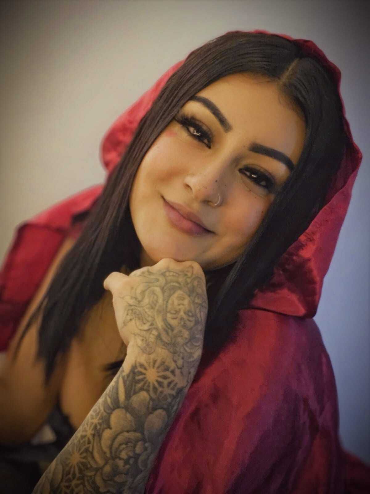 Cherry-blooms “Sweet but dangerous… do you dare? 🍑” image: 1