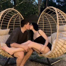 LeoCouple