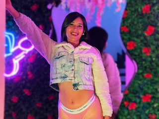 Soft lips, dangerous intentions