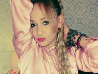 Blonde hair makes me feel sexy