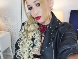 LunaMilf live cam on BongaCams