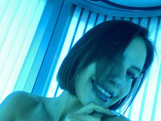 Elle-Brooke1