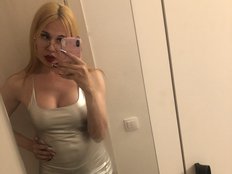 الصورة الرمزية لـKarolinaNichtig