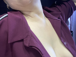 Мари в красном