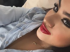 MiaFoxmml Live Webcam on BongaCams