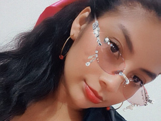 Come and play with me love