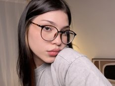 sadelunee Live Webcam on BongaCams