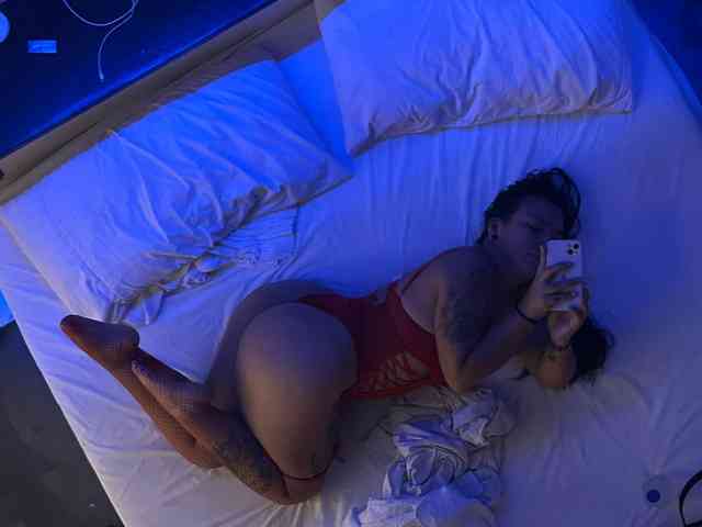 curvybigass1