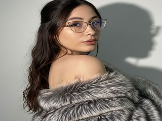 ELEGANT MODEL!