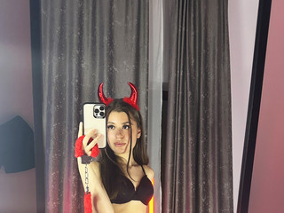 selfie mirror red