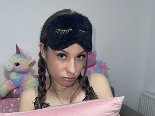 holding pilloww