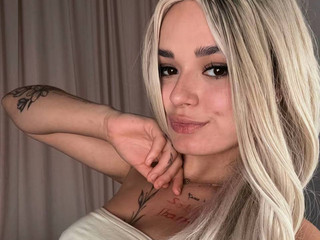 blonde🤩