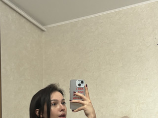 👩🏼‍🦱