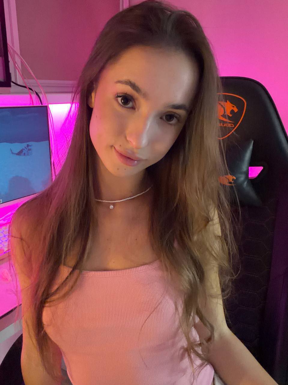 Lesiik In the silence between us, I find my favorite stories. image: 1