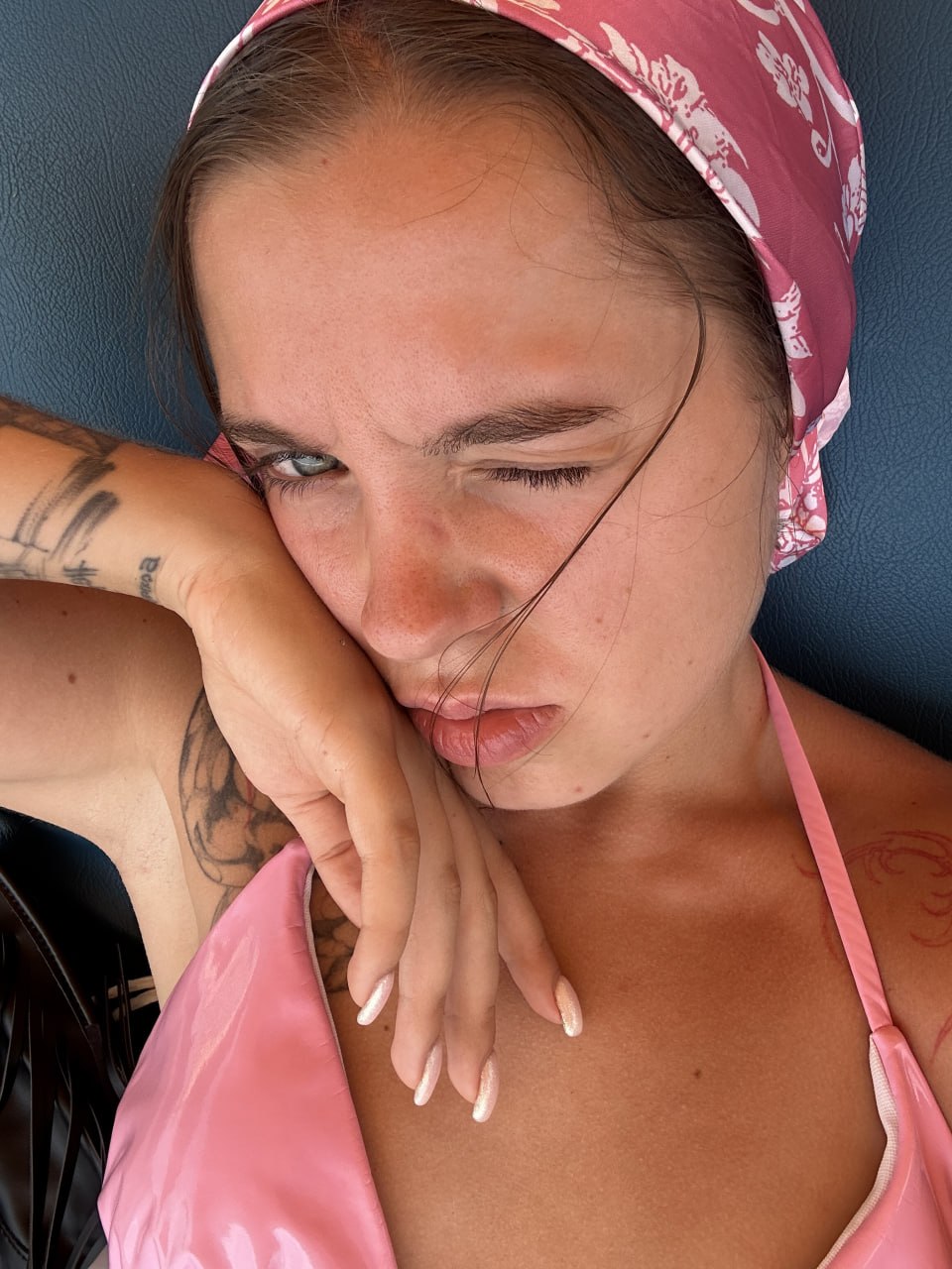 AshleyAmiYami About me >< image: 1