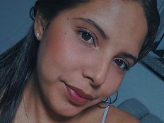 AlinaMarks Live Webcam on BongaCams
