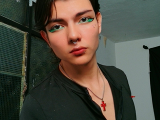 :3