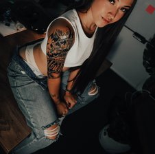 MiaAdams