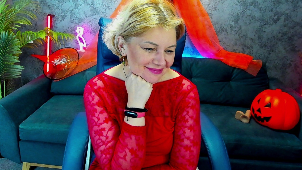 AmiraNight About me image: 1