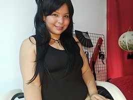 Nicki-latina webcam model