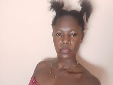 Tinyvee2 Live Webcam on BongaCams