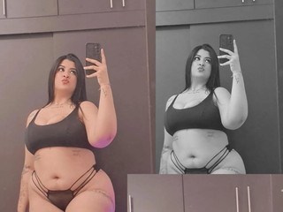 hi guys i am online. do you like?🔥😈🍑
