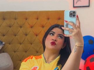 💛💙❤️supporting my sele