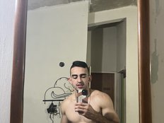 Reyj2101 Live Webcam on BongaCams
