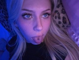 blondieangel11 webcam