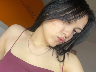 I live while no one sees 😼🕶️