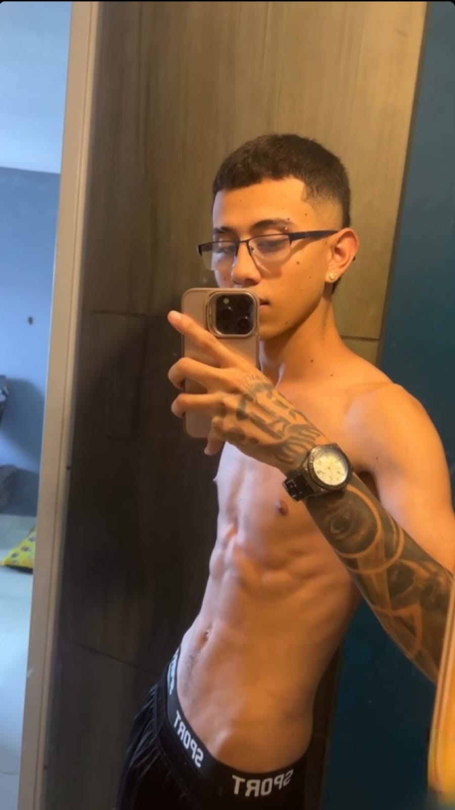 asherlux 😈 image: 1