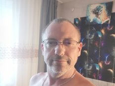 Kira083 Live Webcam on BongaCams