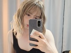 Viola49's avatar