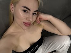 lola-lipps — LIVE on BongaCams
