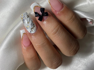nails