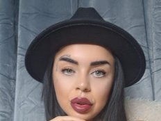 DesireBloom Live Webcam on BongaCams