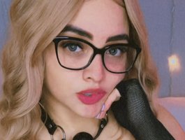 Watch  ZoeRey7 live on BongaCams