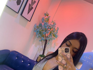 I like to make your days happier 🙈🤤
