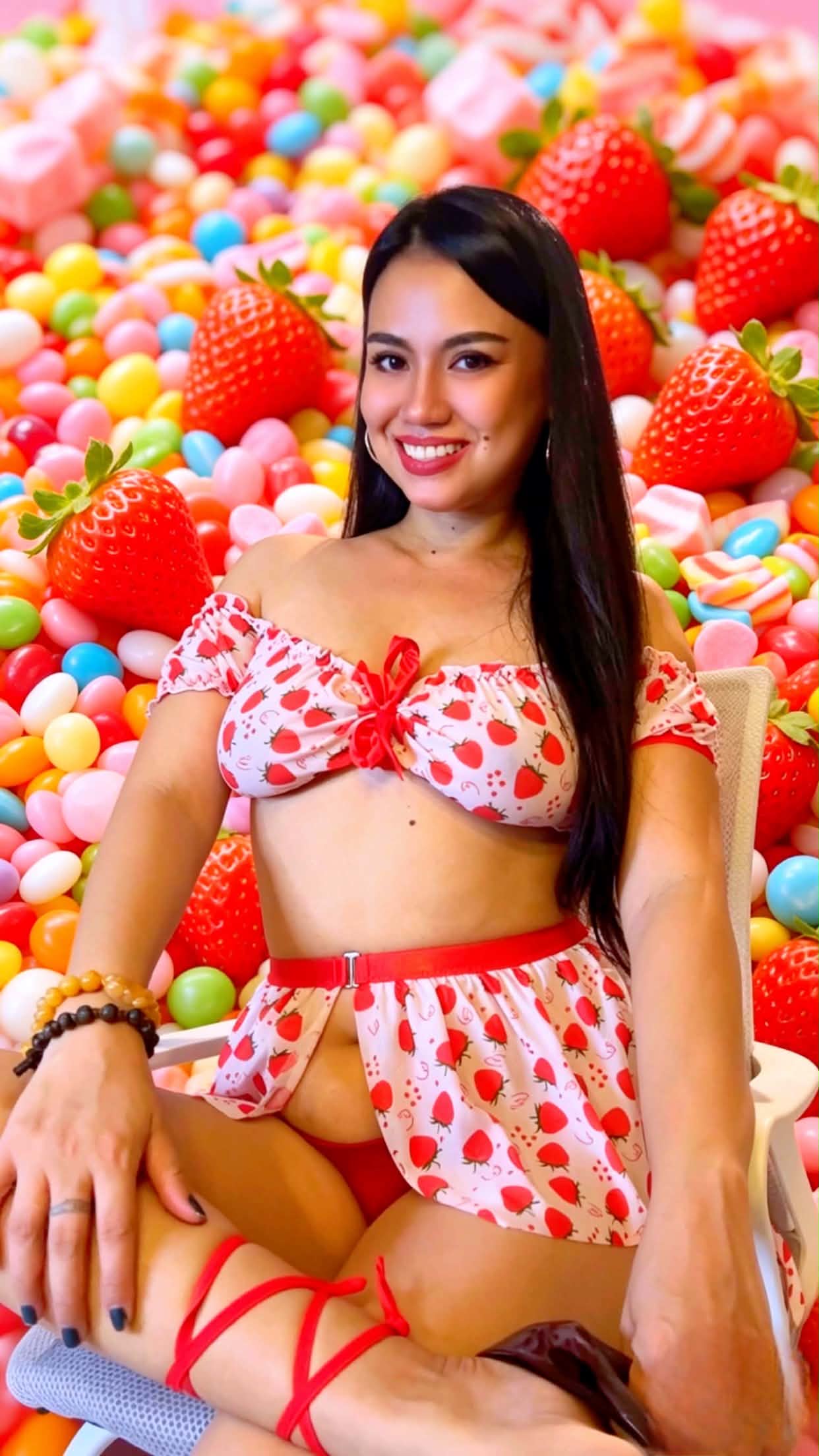 HeraAguilar Let me be your sweet candy, teasing your taste and making every moment sweeter over and over again. 🍬💋 image: 1